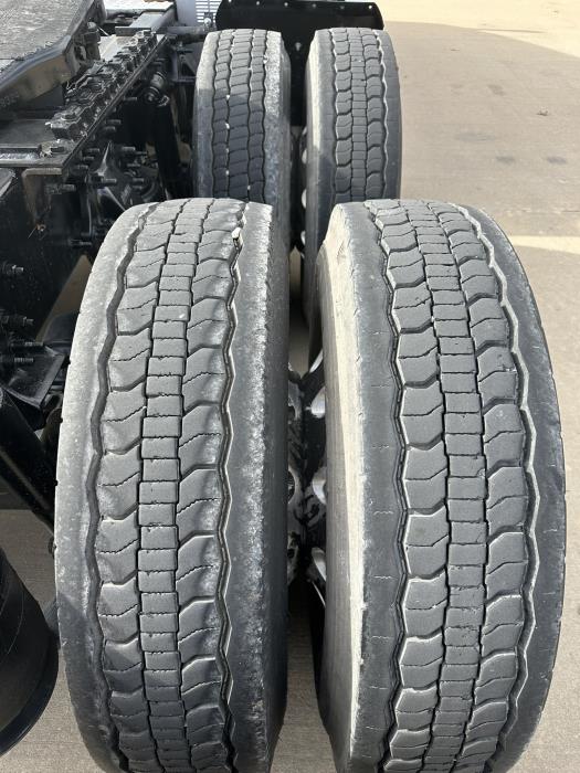 2019 Freightliner Cascadia-13