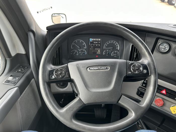 2019 Freightliner Cascadia-5