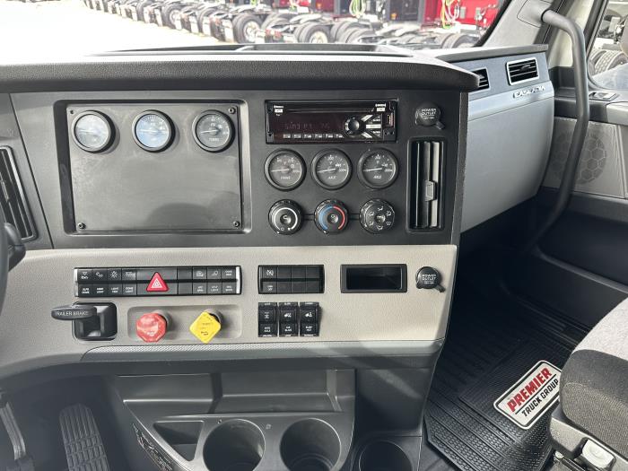 2019 Freightliner Cascadia-6