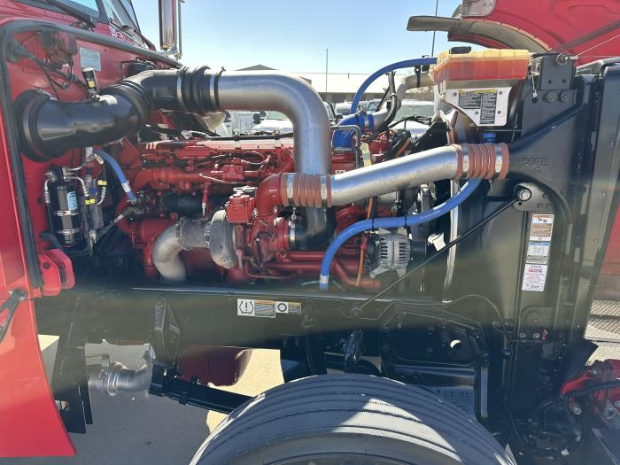 2024 Peterbilt 389-12