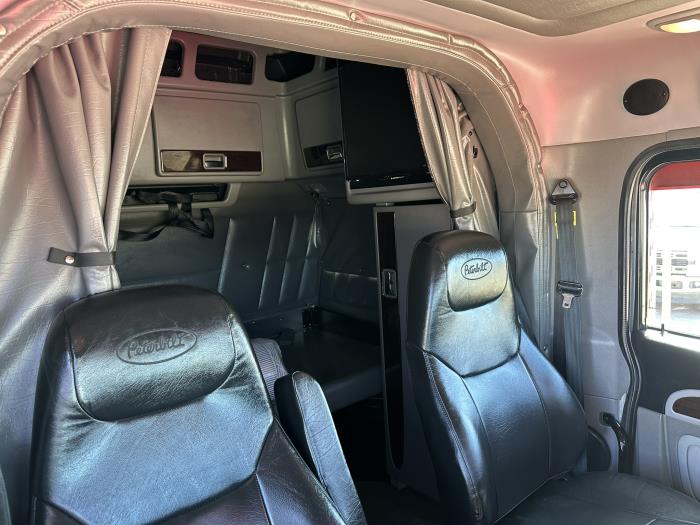 2024 Peterbilt 389-10