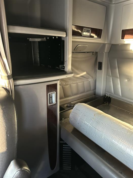 2024 Peterbilt 389-10