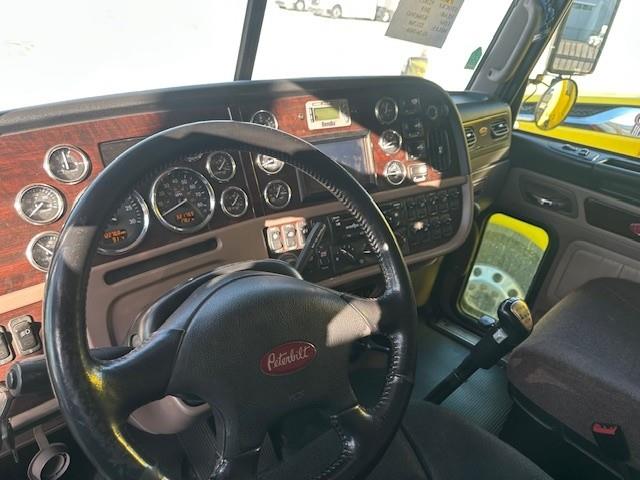 2019 Peterbilt 389-4