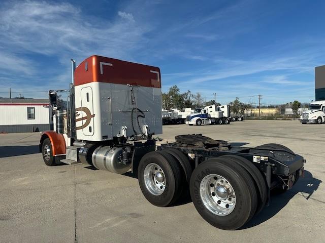 2019 Peterbilt 389-9