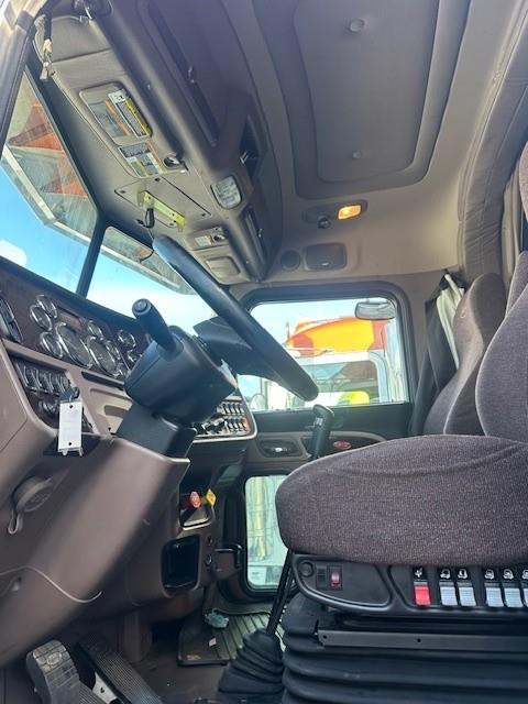 2018 Peterbilt 389-3