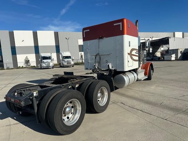 2018 Peterbilt 389-15