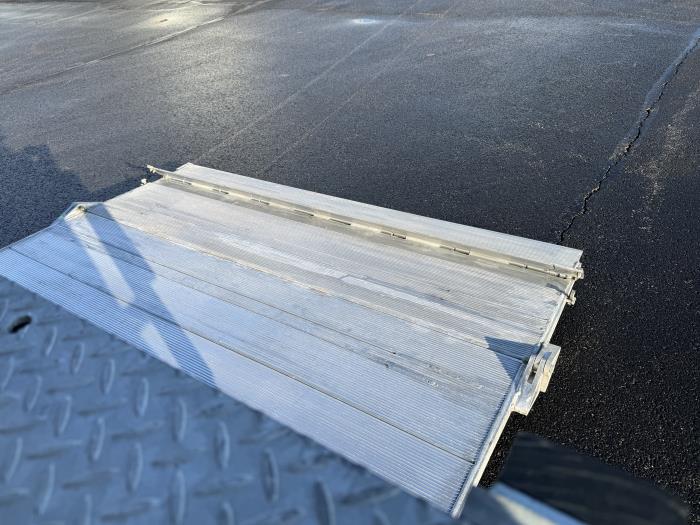 2025 Isuzu NPR-HD-26