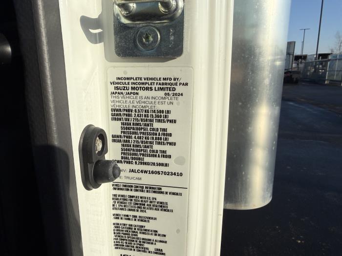 2025 Isuzu NPR-HD-27