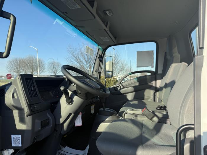 2025 Isuzu NPR-HD-28