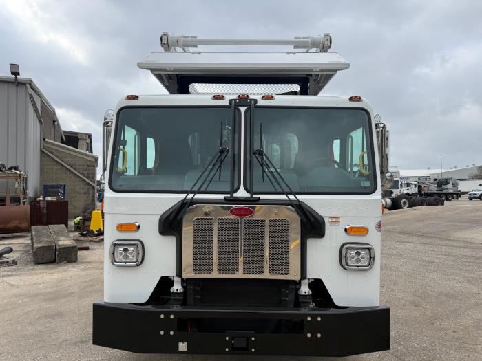 2026 Peterbilt 520-8