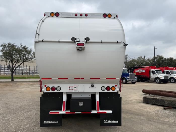 2026 Peterbilt 520-4