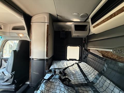 2027 Peterbilt 589-7