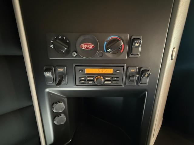 2027 Peterbilt 589-9