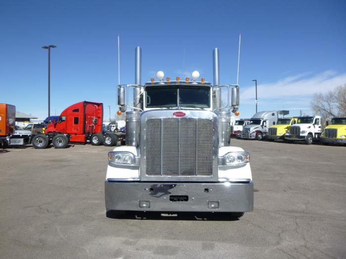 2020 Peterbilt 389-2