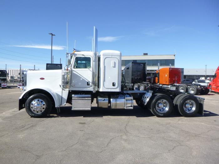 2020 Peterbilt 389-3