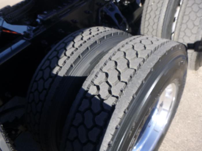 2020 Peterbilt 389-11