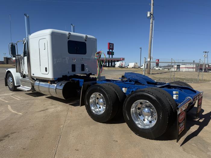 2027 Peterbilt 589-6