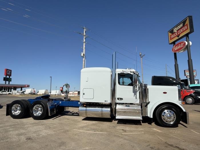 2027 Peterbilt 589-14