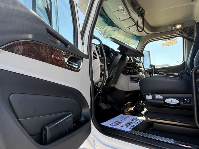 2027 Peterbilt 589-19