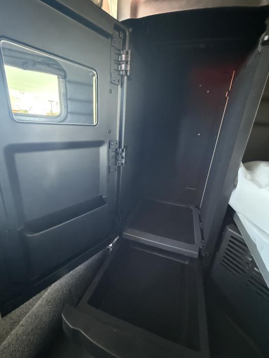 2027 Peterbilt 589-29