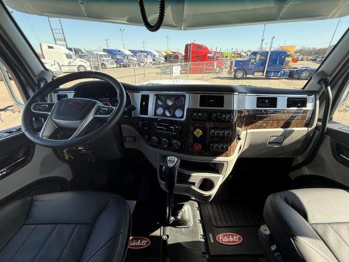 2027 Peterbilt 589-36