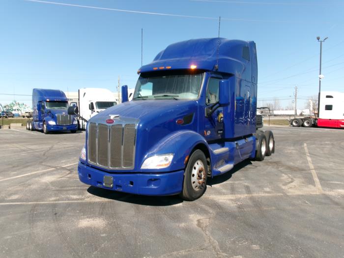 2022 Peterbilt 579-0