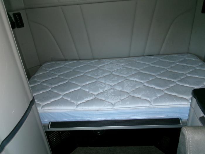 2022 Peterbilt 579-16