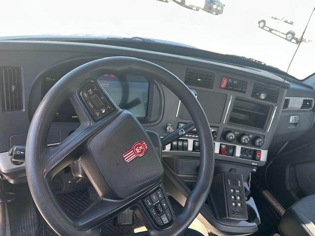 2024 Kenworth T880-6