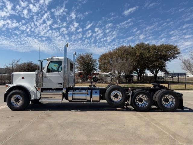 2027 Peterbilt 589-3