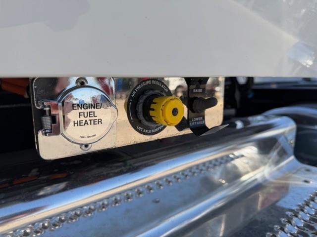 2027 Peterbilt 589-17