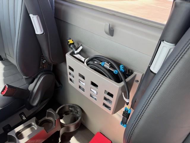 2027 Peterbilt 589-31