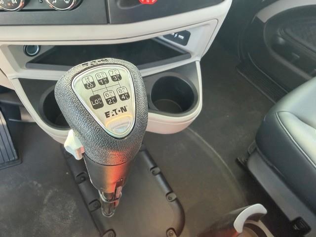 2027 Peterbilt 589-33