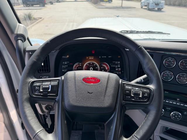2027 Peterbilt 589-39