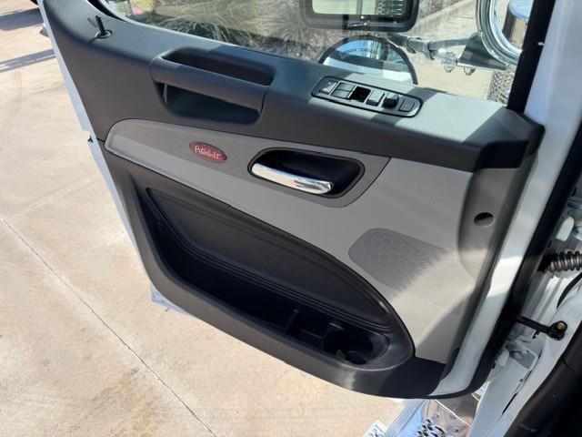 2027 Peterbilt 589-41