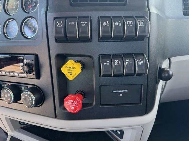 2027 Peterbilt 589-47