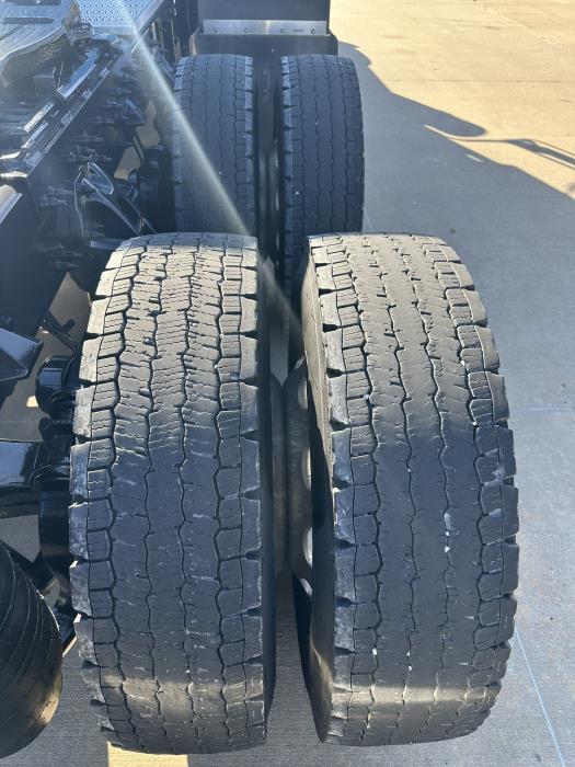 2024 Peterbilt 389-15