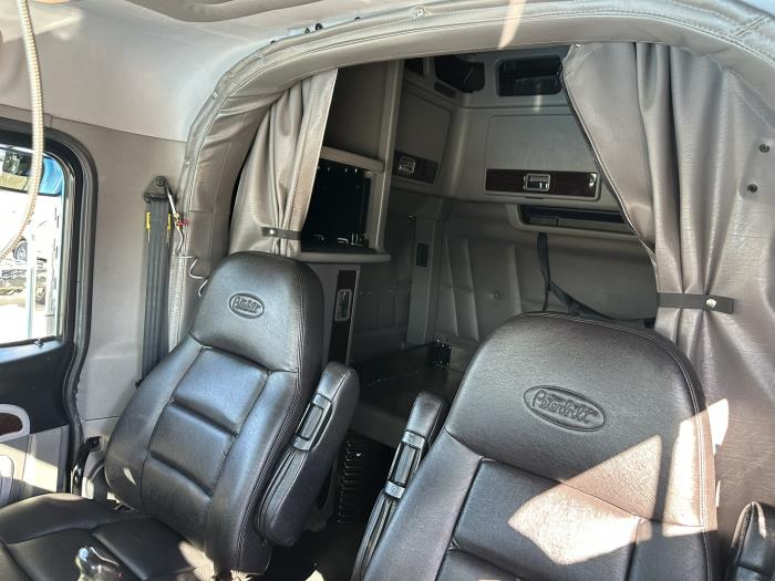 2024 Peterbilt 389-8