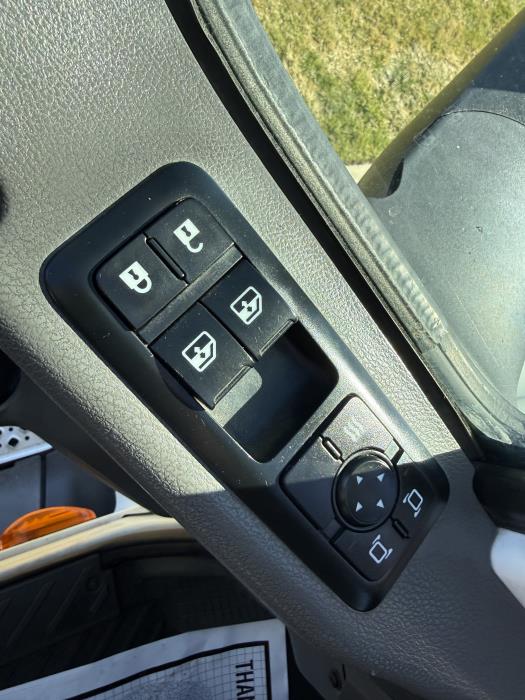 2021 International LT625-12