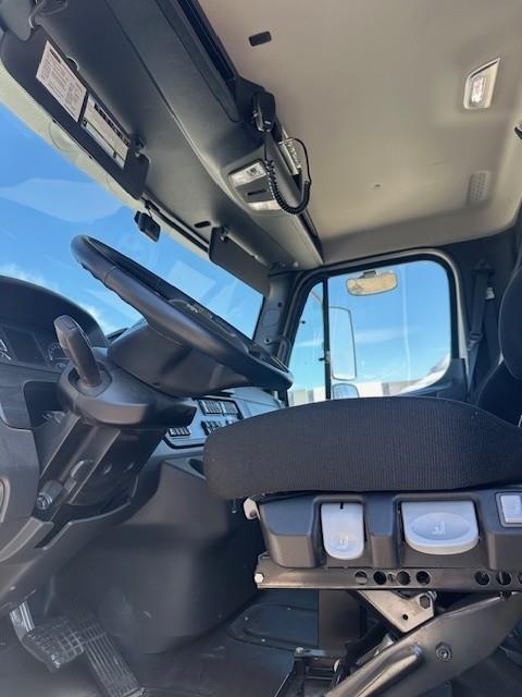 2025 Freightliner FL114SD-3