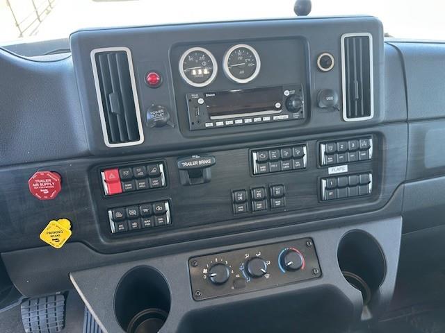 2025 Freightliner FL114SD-6