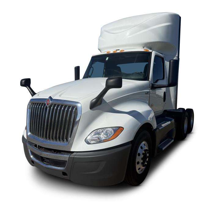 2021 International LT - image 1