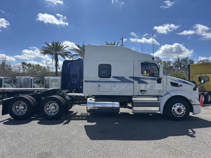 2022 Peterbilt 579-5