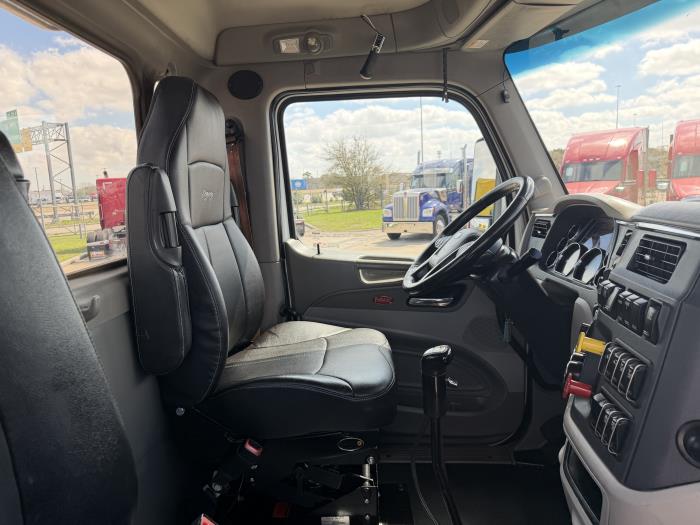 2020 Peterbilt 567-36