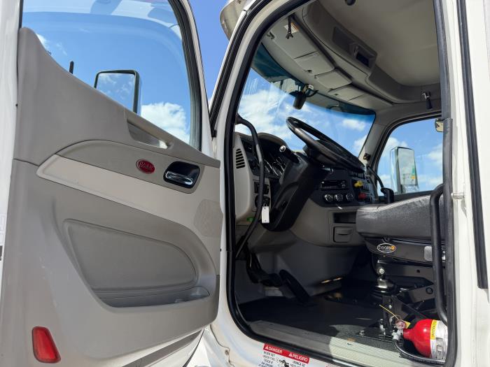2020 Peterbilt 567-37