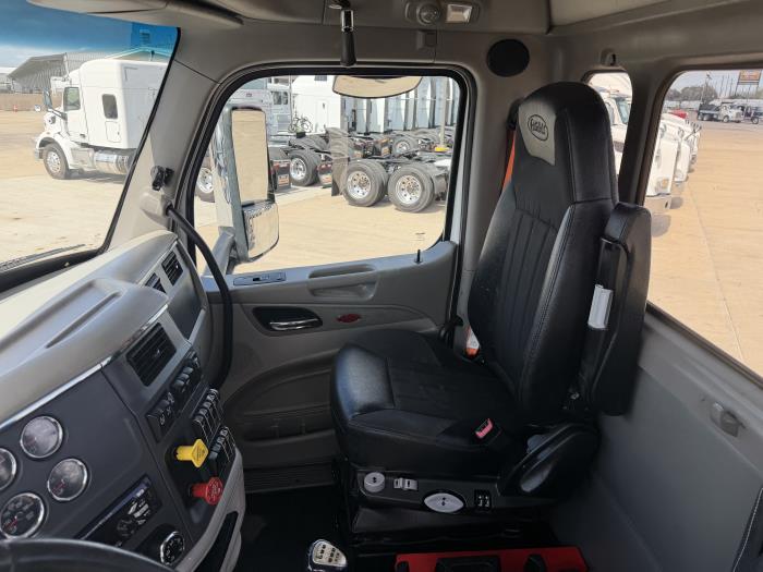 2020 Peterbilt 567-38