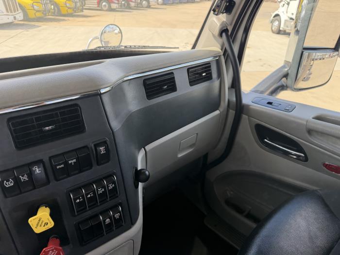 2020 Peterbilt 567-41