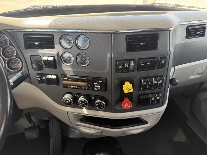 2020 Peterbilt 567-42