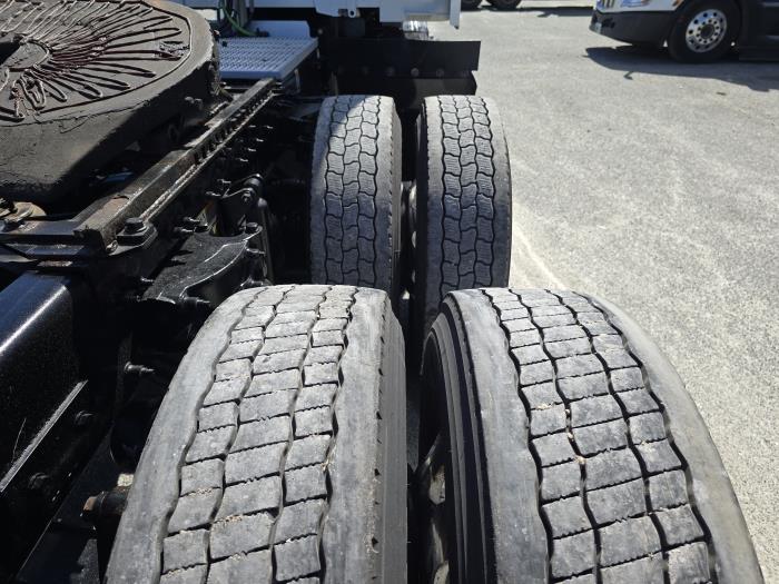 2022 Peterbilt 579-25