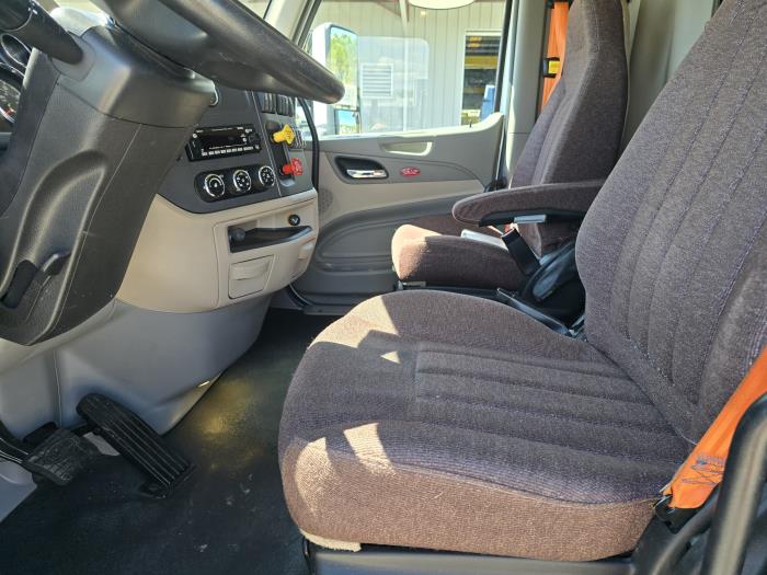 2022 Peterbilt 579-9