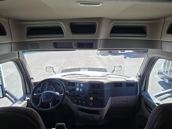 2022 Peterbilt 579-15